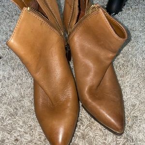 Women heel bootie